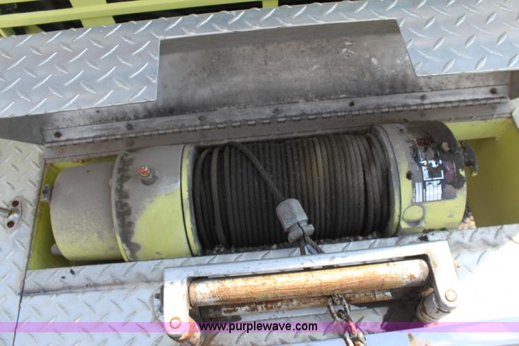 image for item D5336 1984 Chevrolet C70 lighting truck