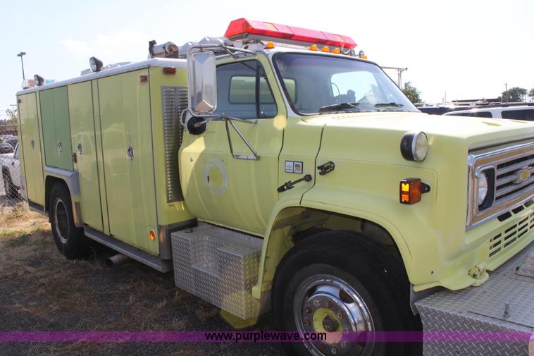 image for item D5336 1984 Chevrolet C70 lighting truck