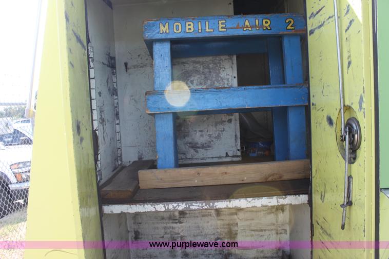 image for item D5336 1984 Chevrolet C70 lighting truck