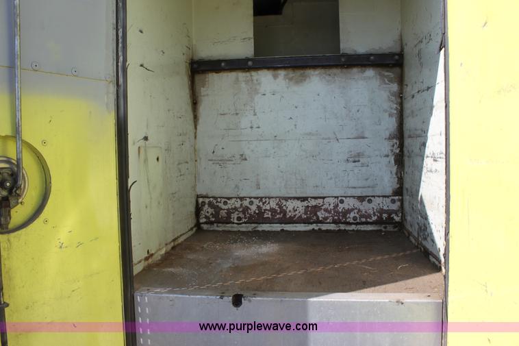 image for item D5336 1984 Chevrolet C70 lighting truck