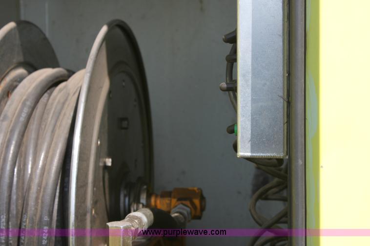 image for item D5336 1984 Chevrolet C70 lighting truck