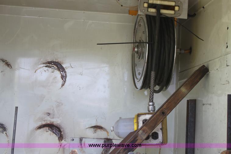 image for item D5336 1984 Chevrolet C70 lighting truck