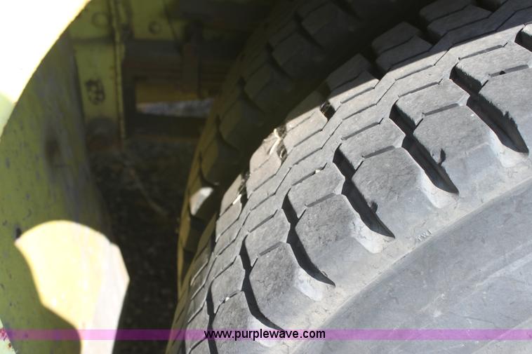 image for item D5336 1984 Chevrolet C70 lighting truck