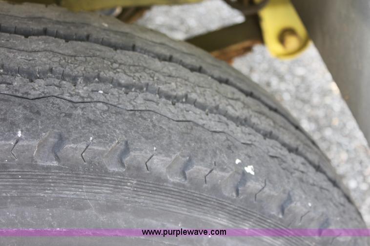 image for item D5336 1984 Chevrolet C70 lighting truck