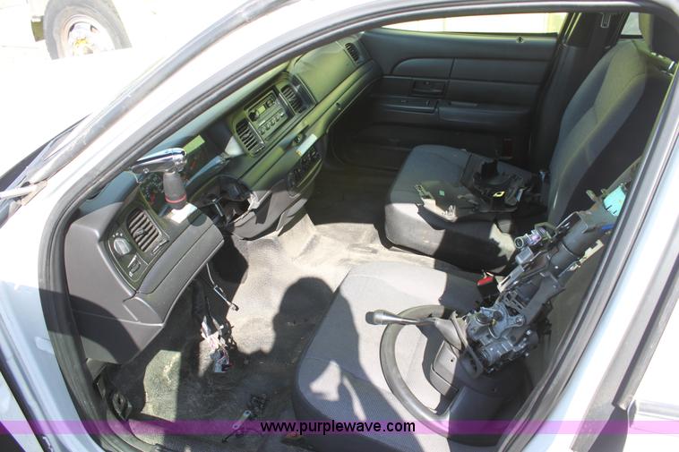 image for item D5337 2006 Ford Crown Victoria Police Interceptor