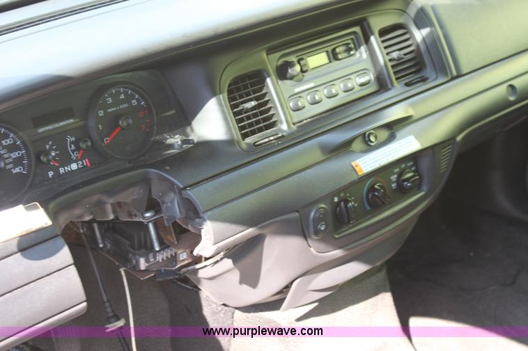 image for item D5337 2006 Ford Crown Victoria Police Interceptor
