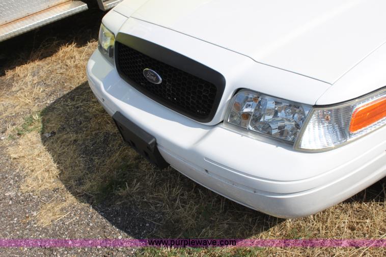 image for item D5337 2006 Ford Crown Victoria Police Interceptor