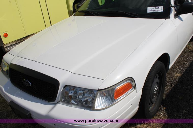 image for item D5337 2006 Ford Crown Victoria Police Interceptor