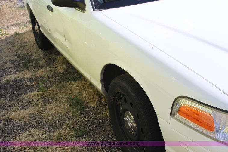 image for item D5337 2006 Ford Crown Victoria Police Interceptor