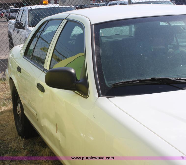 image for item D5337 2006 Ford Crown Victoria Police Interceptor