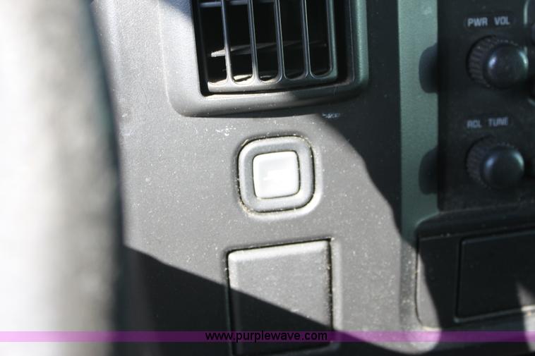 image for item D5340 2003 Chevrolet G2500 Express cargo van