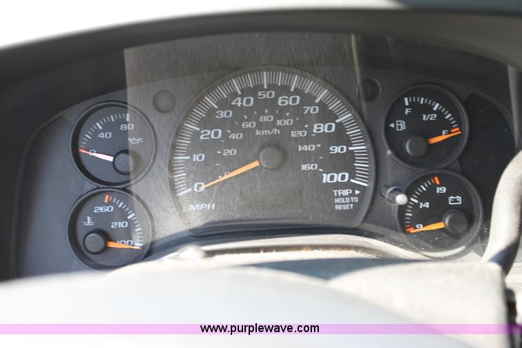 image for item D5340 2003 Chevrolet G2500 Express cargo van