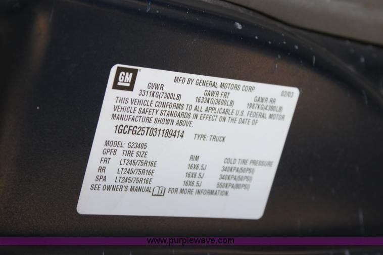 image for item D5340 2003 Chevrolet G2500 Express cargo van