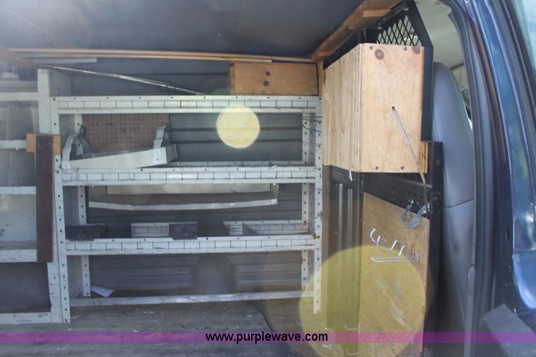 image for item D5340 2003 Chevrolet G2500 Express cargo van