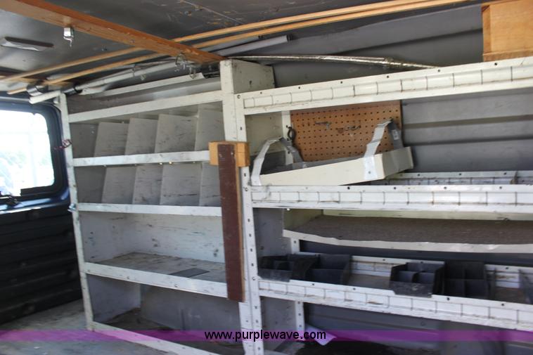 image for item D5340 2003 Chevrolet G2500 Express cargo van