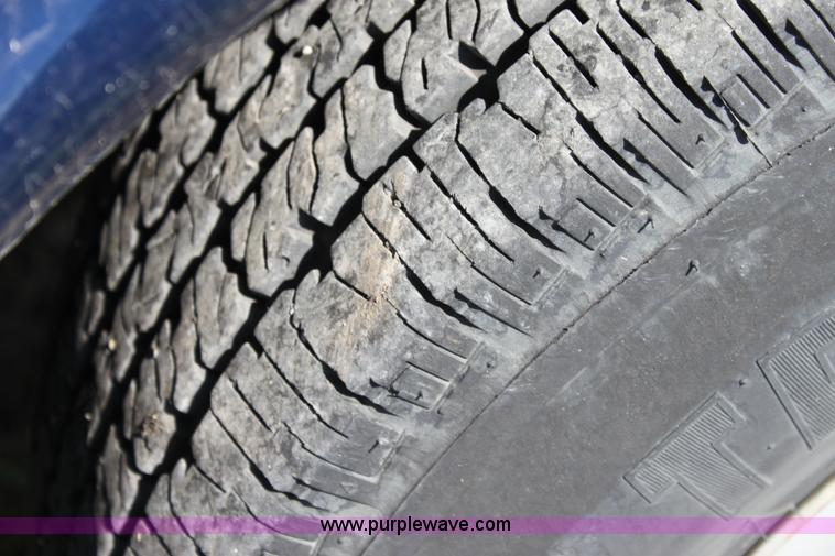 image for item D5340 2003 Chevrolet G2500 Express cargo van