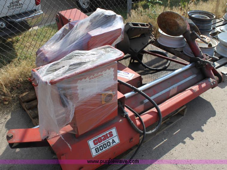image for item D5359 Coats 8000A tire machine