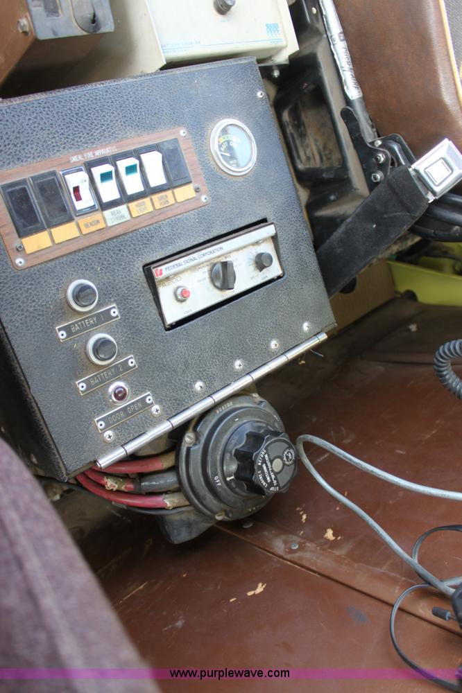 image for item D5386 1983 Ford 9000 water tender truck