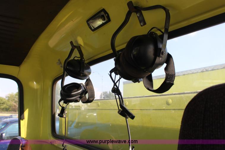 image for item D5386 1983 Ford 9000 water tender truck