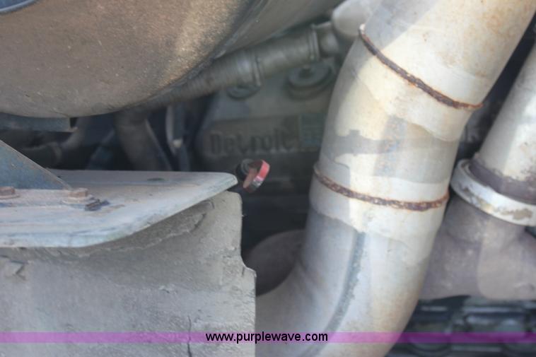 image for item D5386 1983 Ford 9000 water tender truck