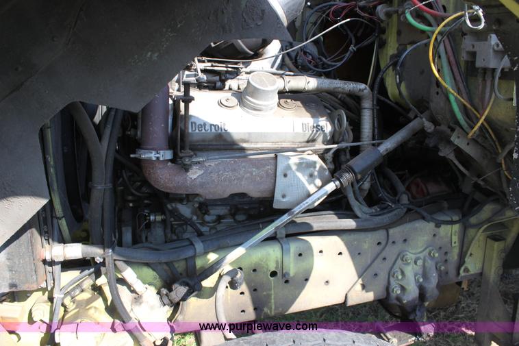 image for item D5386 1983 Ford 9000 water tender truck