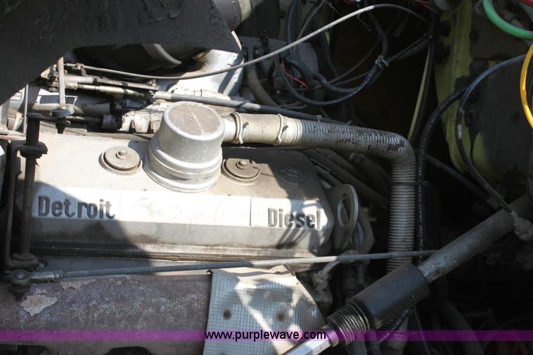 image for item D5386 1983 Ford 9000 water tender truck