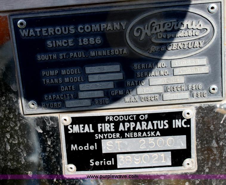 image for item D5386 1983 Ford 9000 water tender truck