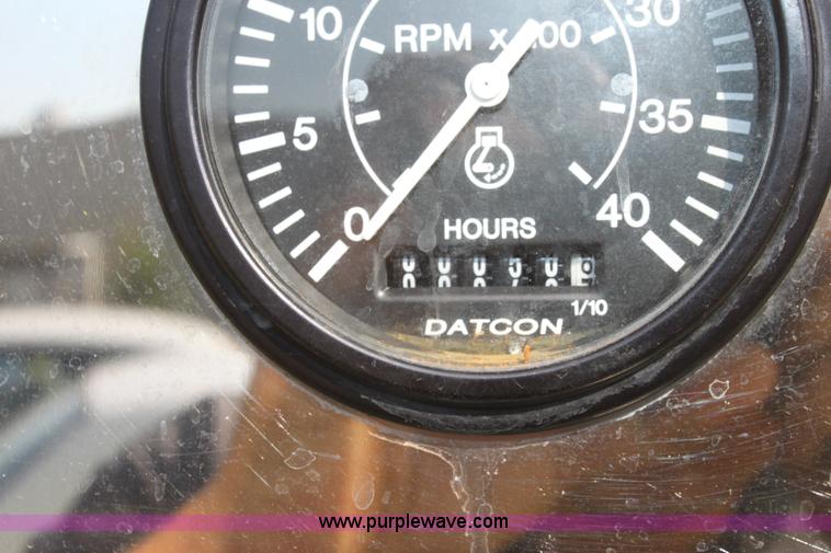 image for item D5386 1983 Ford 9000 water tender truck