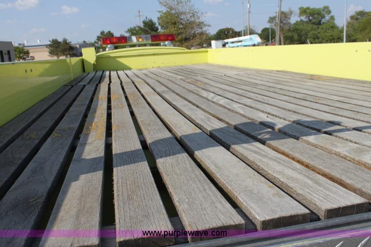 image for item D5386 1983 Ford 9000 water tender truck