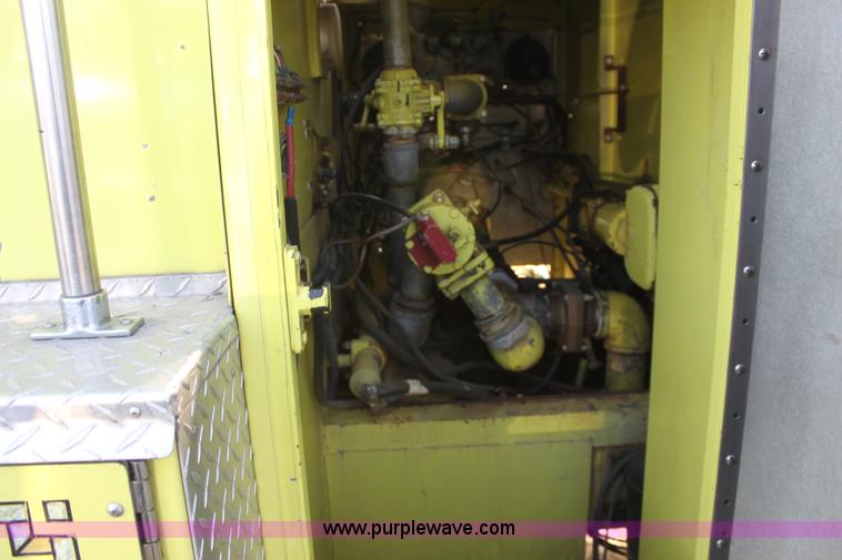 image for item D5386 1983 Ford 9000 water tender truck