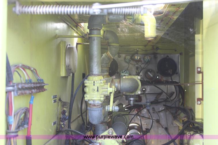 image for item D5386 1983 Ford 9000 water tender truck