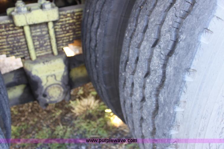 image for item D5386 1983 Ford 9000 water tender truck