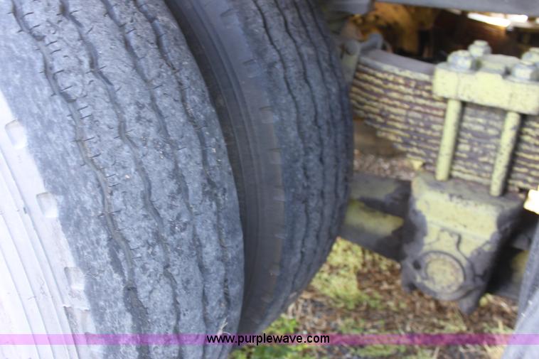 image for item D5386 1983 Ford 9000 water tender truck