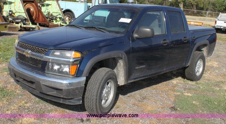 image for item D5387 2004 Chevrolet Colorado LS Crew Cab pickup truck