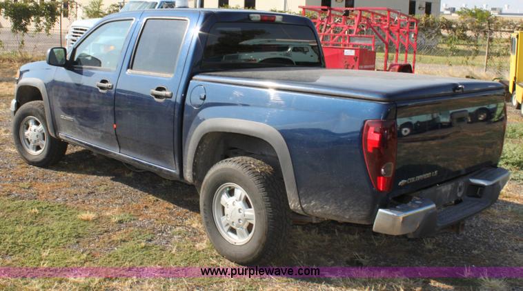 image for item D5387 2004 Chevrolet Colorado LS Crew Cab pickup truck