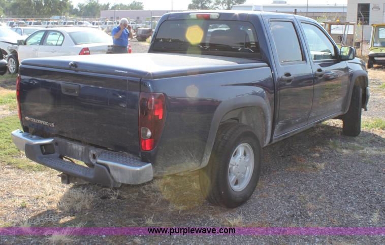 image for item D5387 2004 Chevrolet Colorado LS Crew Cab pickup truck