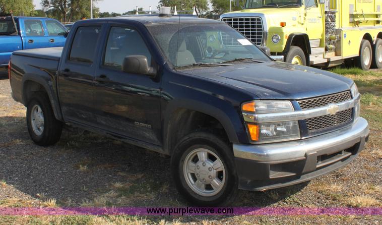 image for item D5387 2004 Chevrolet Colorado LS Crew Cab pickup truck