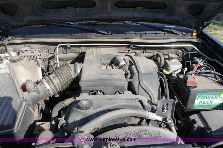 image for item D5387 2004 Chevrolet Colorado LS Crew Cab pickup truck