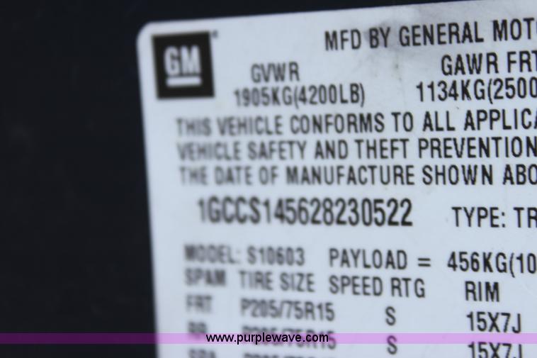 image for item D5388 2002 Chevrolet S10 pickup truck