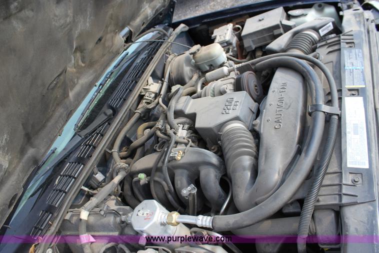 image for item D5388 2002 Chevrolet S10 pickup truck