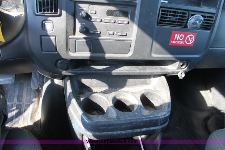 image for item D5389 2003 Chevrolet G2500 Express cargo van