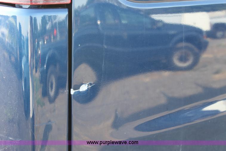 image for item D5389 2003 Chevrolet G2500 Express cargo van