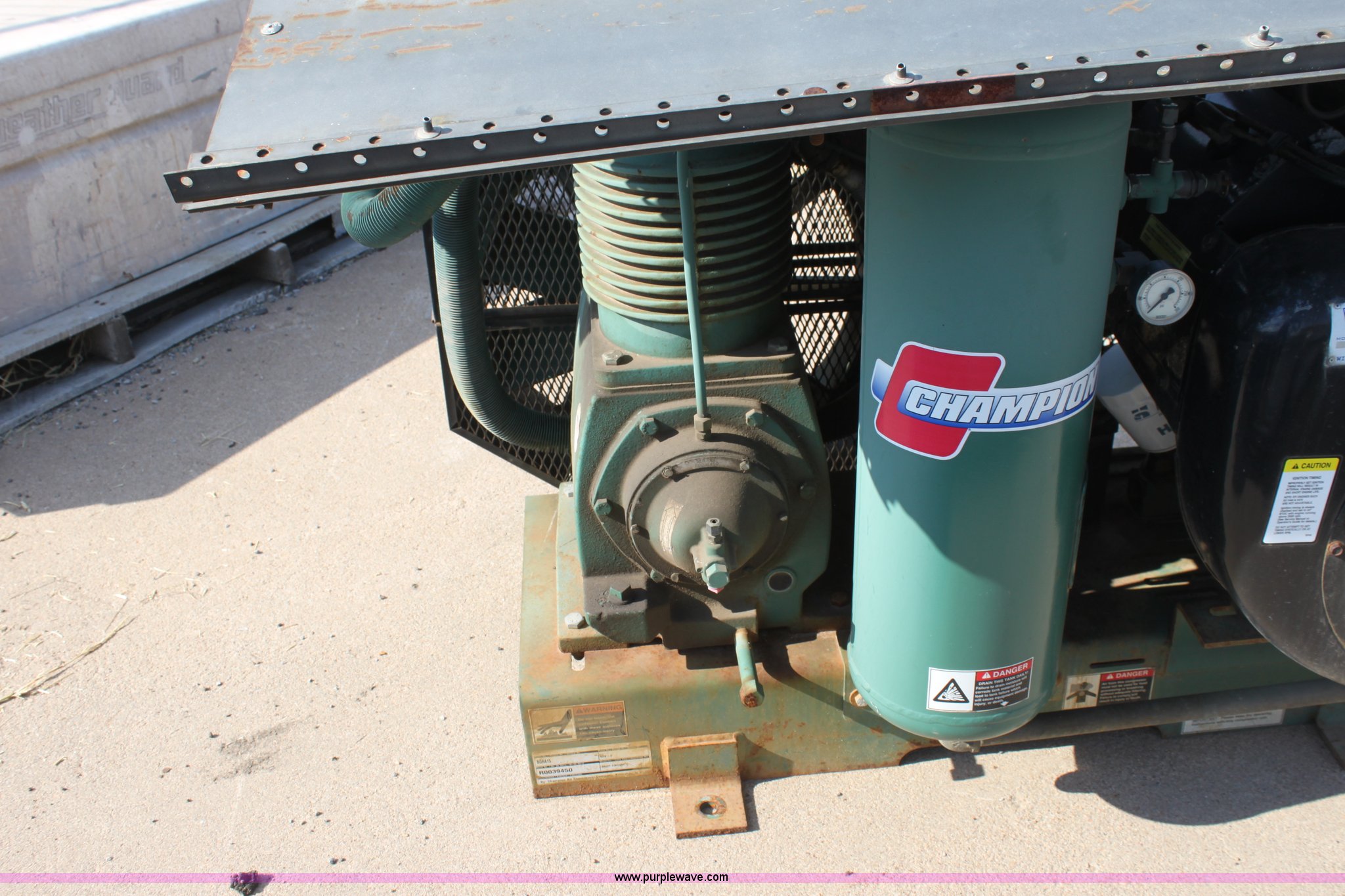 Champion BGRA15 air compressor in Wichita, KS Item D5365 sold Purple Wave