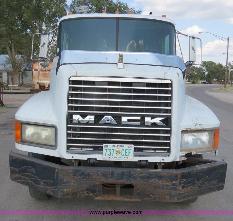 image for item B2430 1997 Mack CH613 semi truck