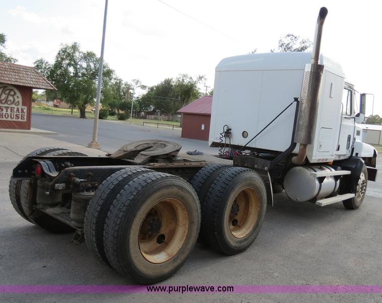 image for item B2430 1997 Mack CH613 semi truck