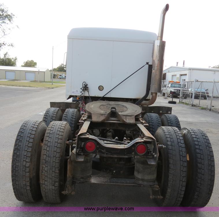 image for item B2430 1997 Mack CH613 semi truck
