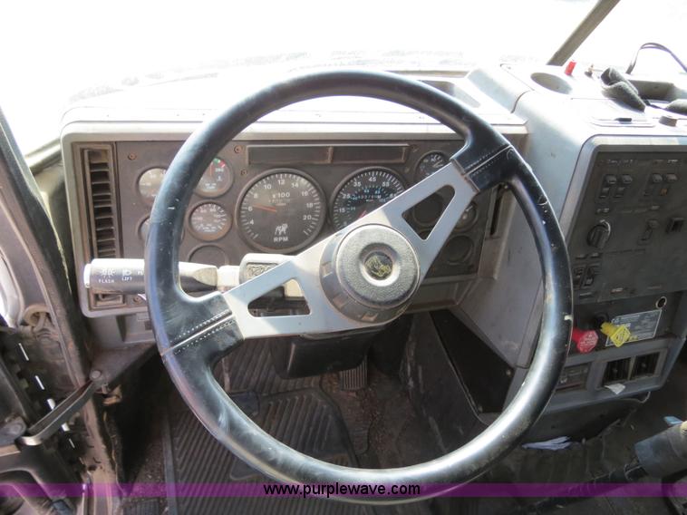 image for item B2430 1997 Mack CH613 semi truck