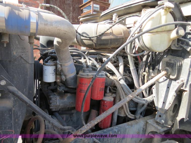 image for item B2430 1997 Mack CH613 semi truck