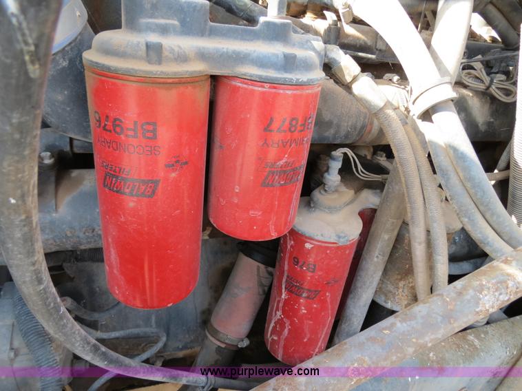 image for item B2430 1997 Mack CH613 semi truck