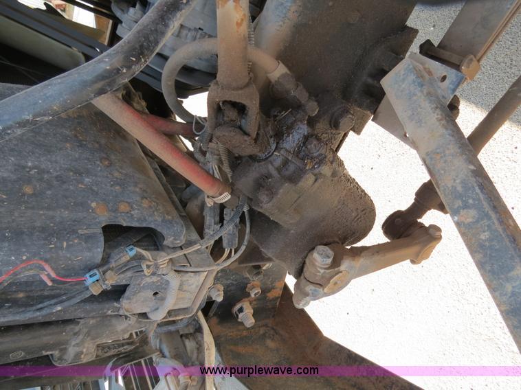 image for item B2430 1997 Mack CH613 semi truck